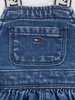 Conjunto de jardineira jeans relaxada