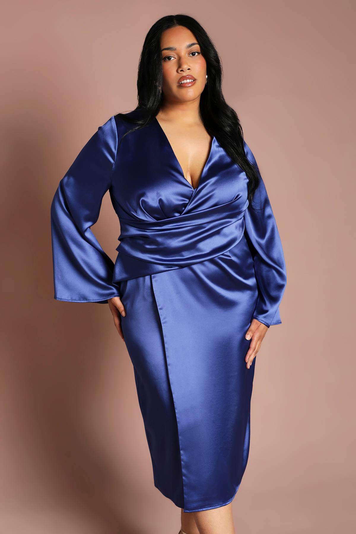 Coast Robe Grande Taille en Satin à Devant Croisé et Manches Évasées