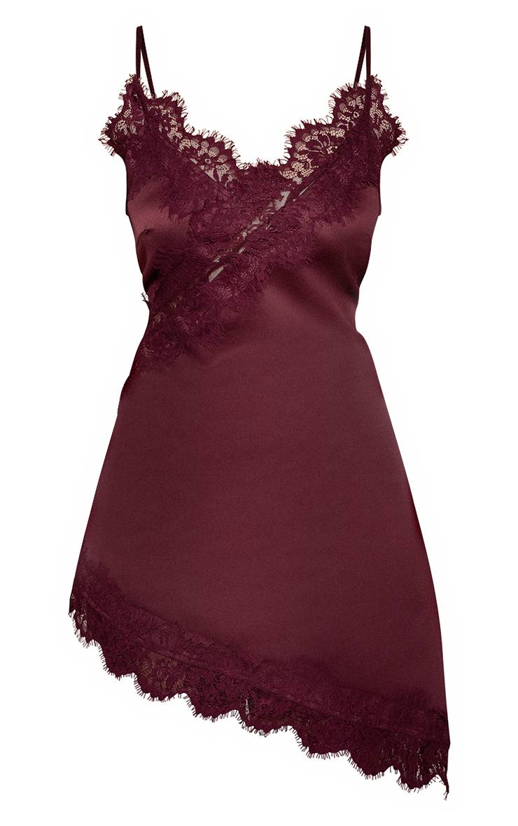 Prune Robe Asymétrique En Satin Chocolat Avec Dentelle Ajustée