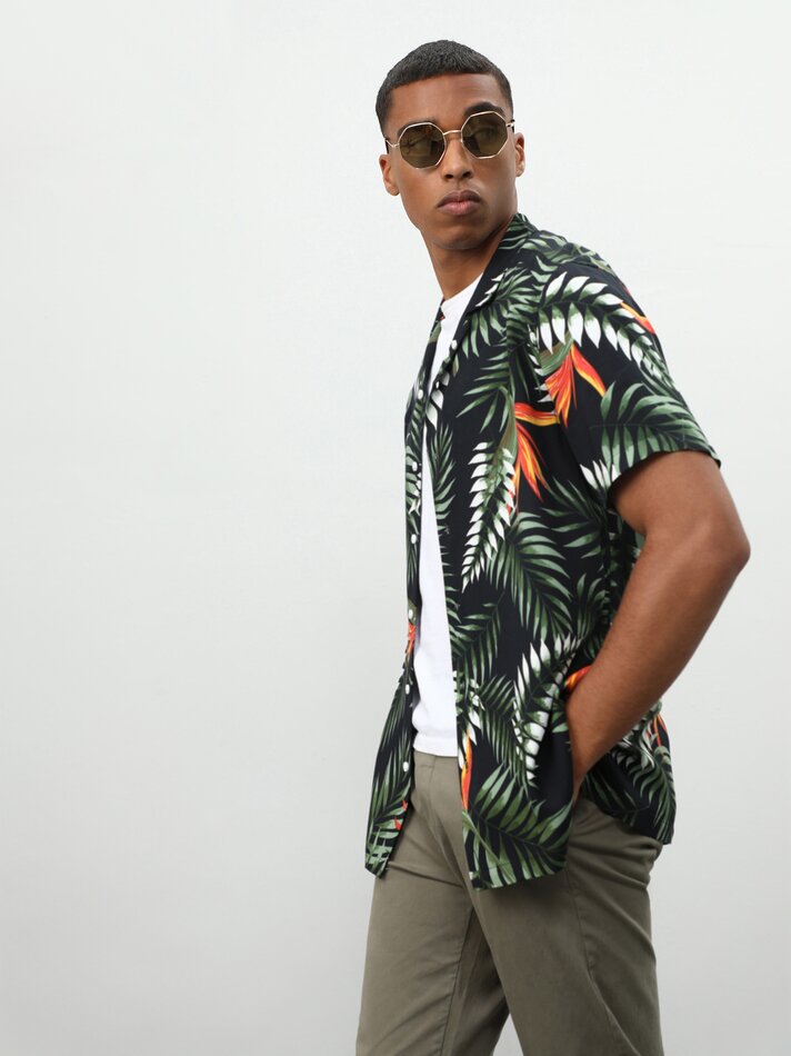 Camisa de manga curta em viscose estampada - Marengo