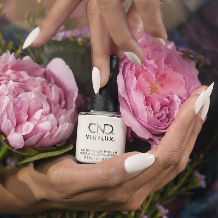 CND Lady Lilly, CND VINYLUX