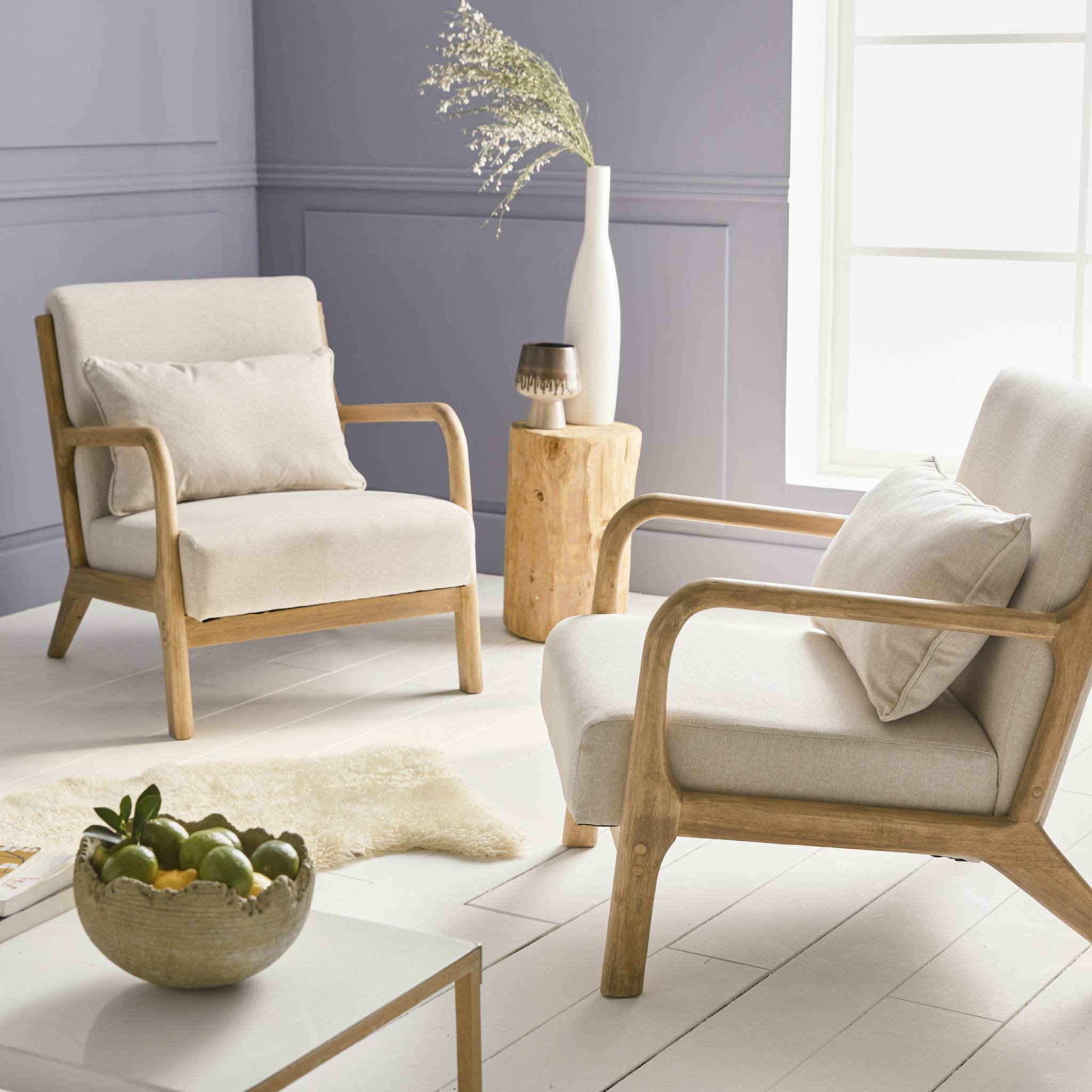 sweeek - Scandinavische fauteuil in hout en stof