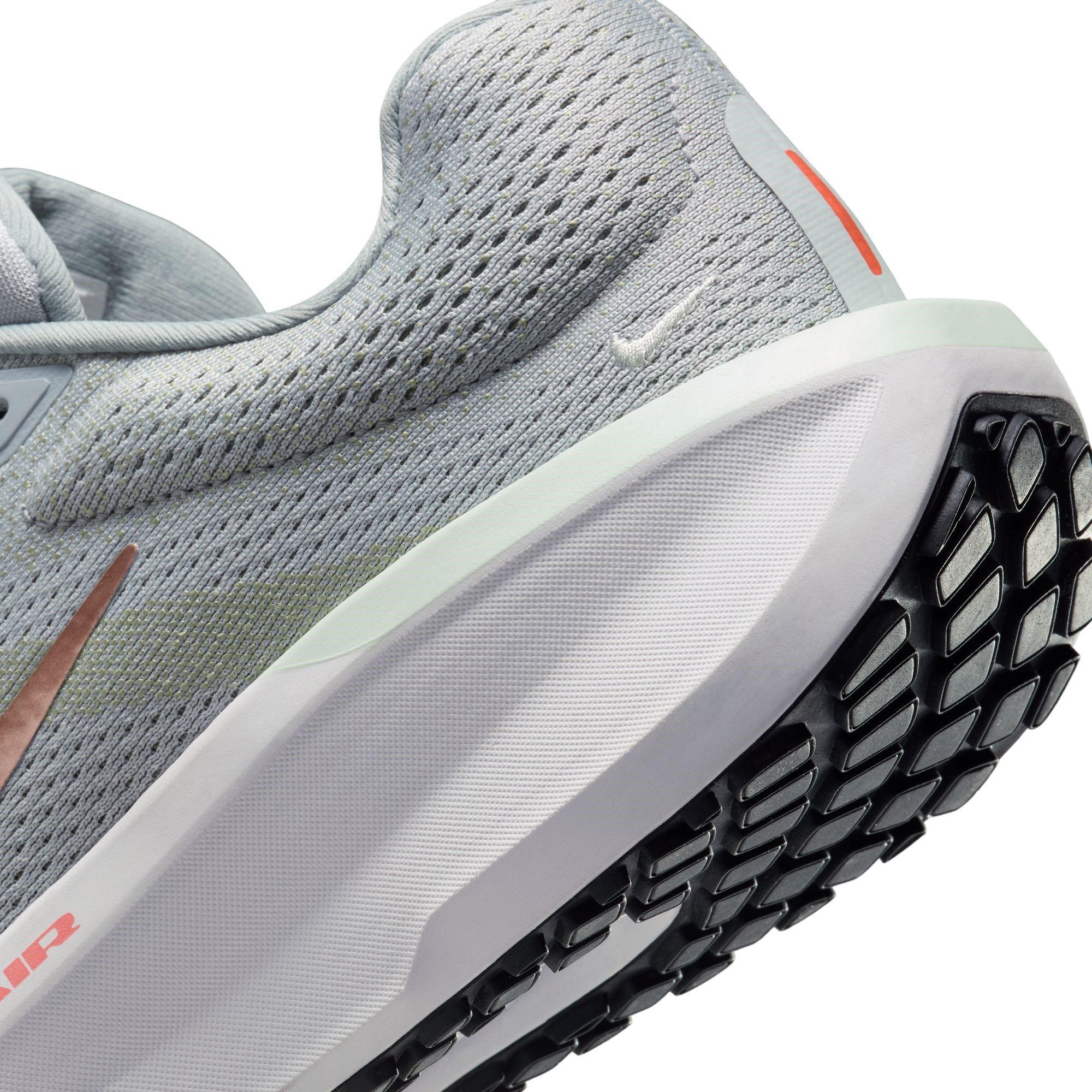 Nike Winflo 11 Womens Road Running Shoes