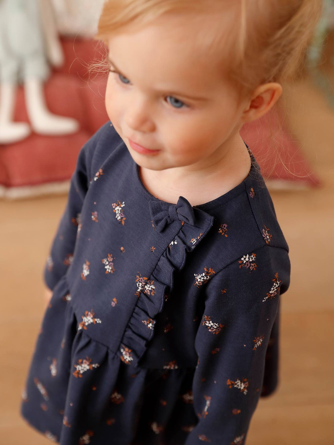 Vestido de pelúcia flamejante, tamanho médio, liso, violeta bebê.
