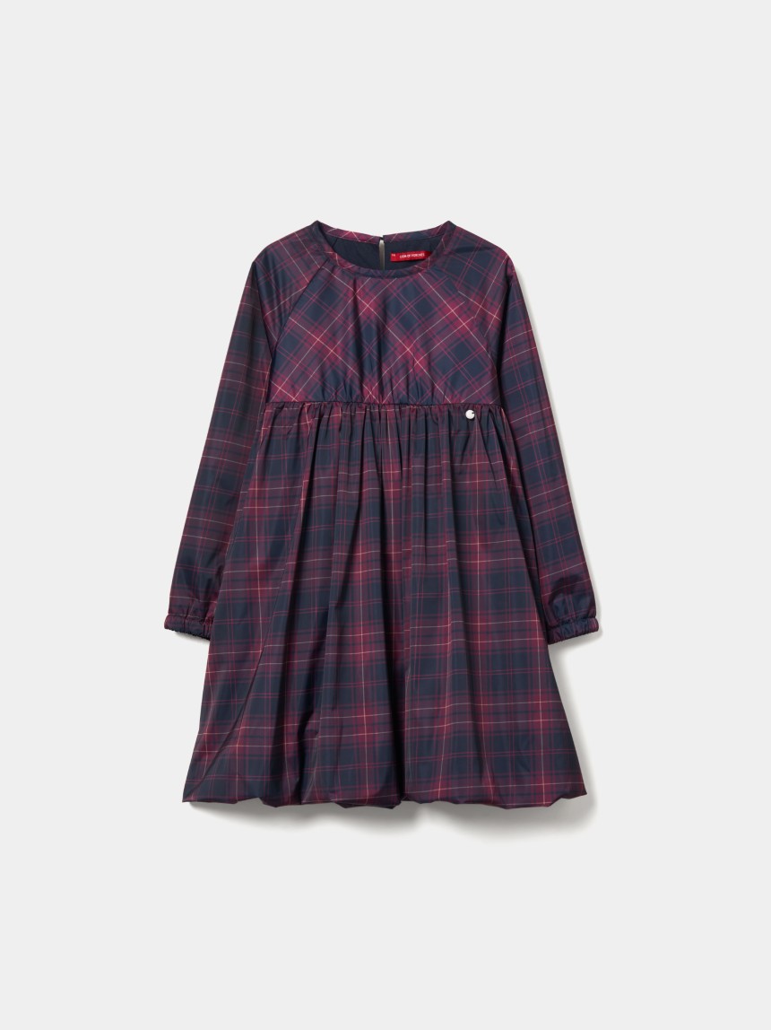Vestido em xadrez de manga comprida