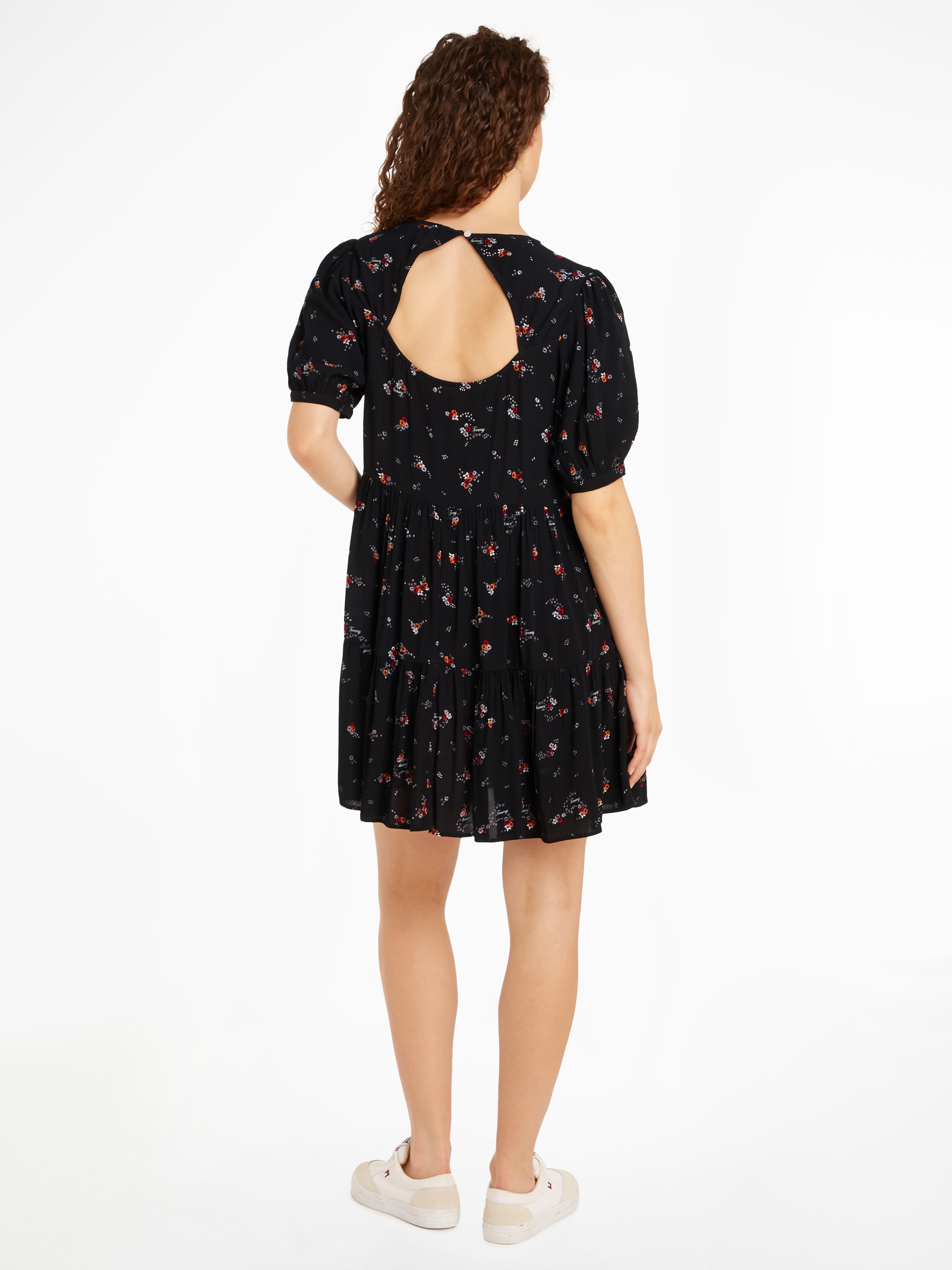Tommy Jeans Blusenkleid »TJW BLACK FLORAL TIERD DRESS EXT« mit Blumenprint
