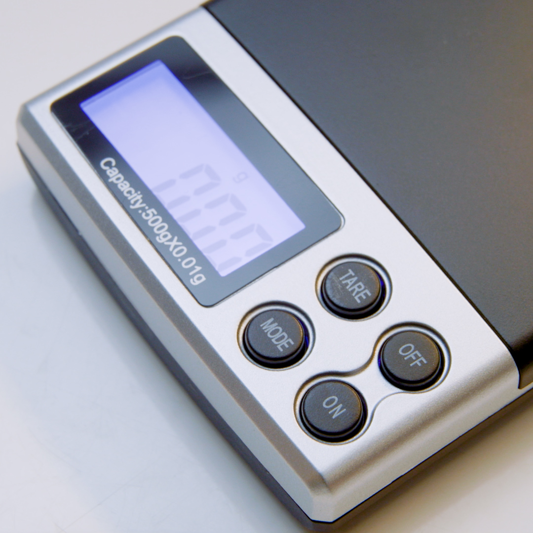 Digitale Feinwaage Taschenwaage 2000g auf 0.1g genau   Kunstleder Etui