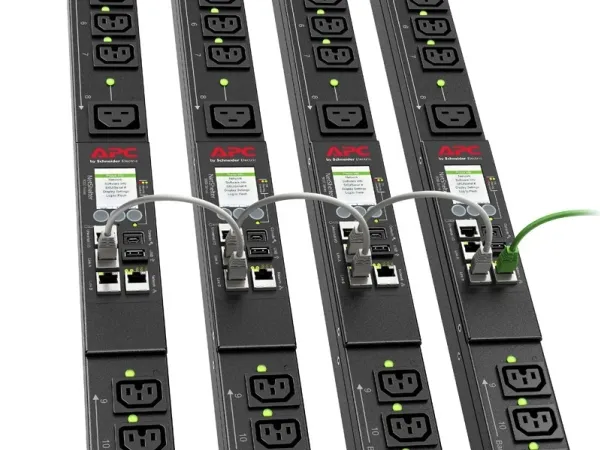 APC Rack PDU 9000 Switched ZeroU 16A 230V 21 C13 & 3 C19 IEC309 Cord