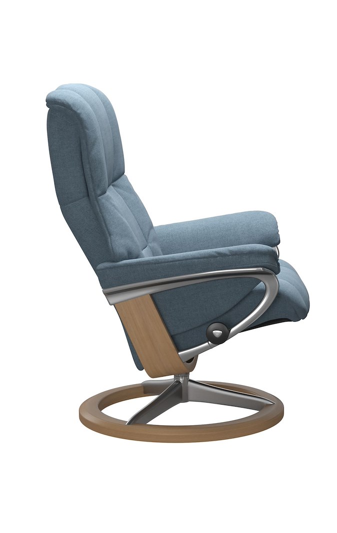 Stressless® Mayfair Lenestol Signature (S) Tekstil Dahlia Light Blue og Signature understell i eik og krom