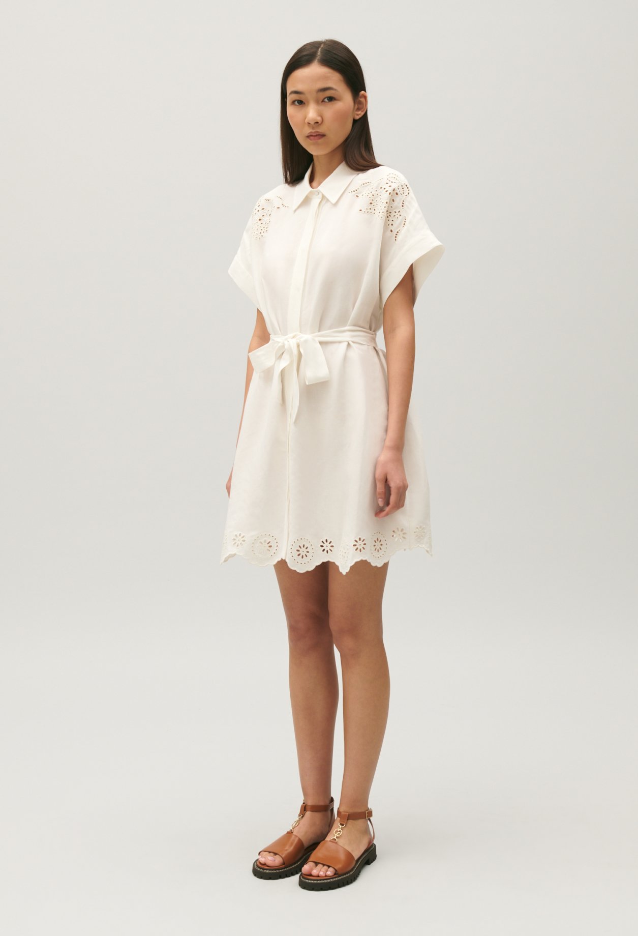Robe chemise courte broderie anglaise