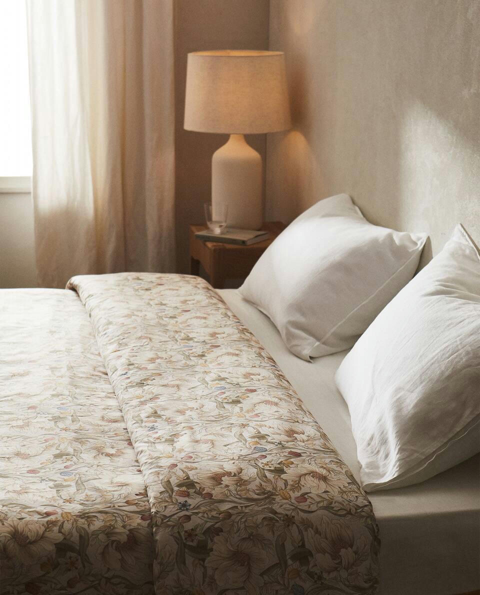 CAPA DE EDREDOM COM ESTAMPA FLORAL