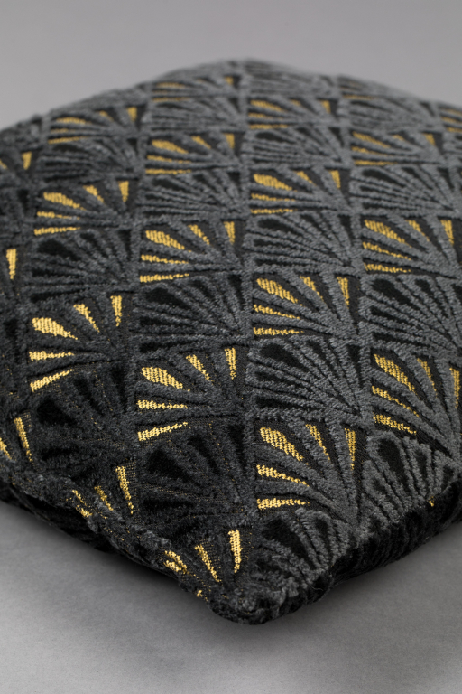Dutchbone Daisy kussen 45x45 goud