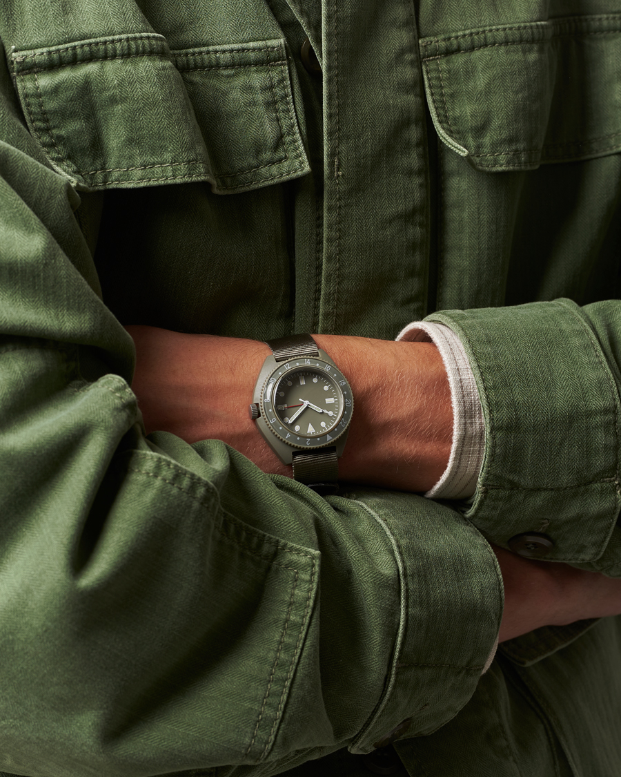 BEAMS PLUS Type-P24 Utility Watch Sage