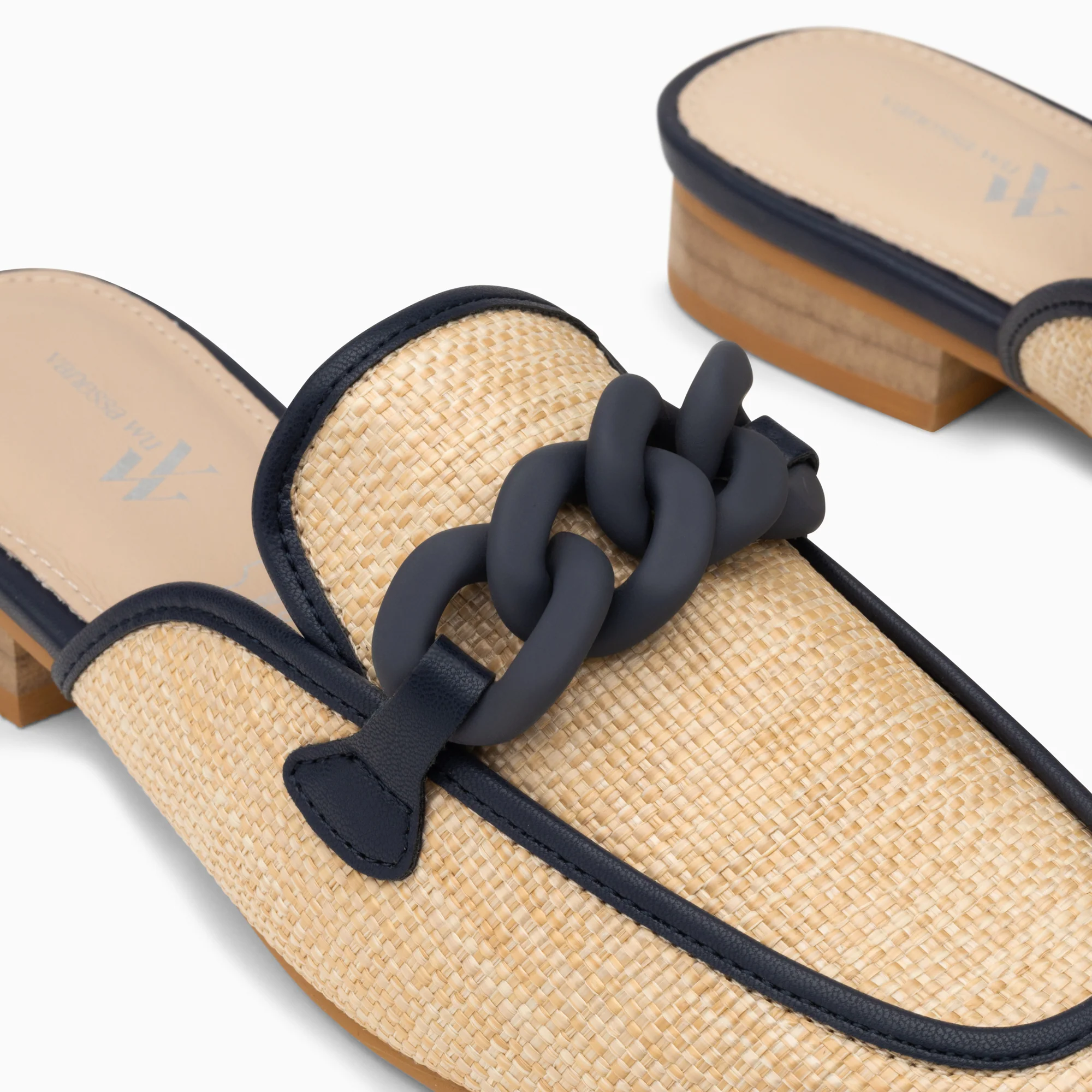 Mocassins, Derbies, Ballerines-Mules Emna beige et bleu marine à chaîne mate