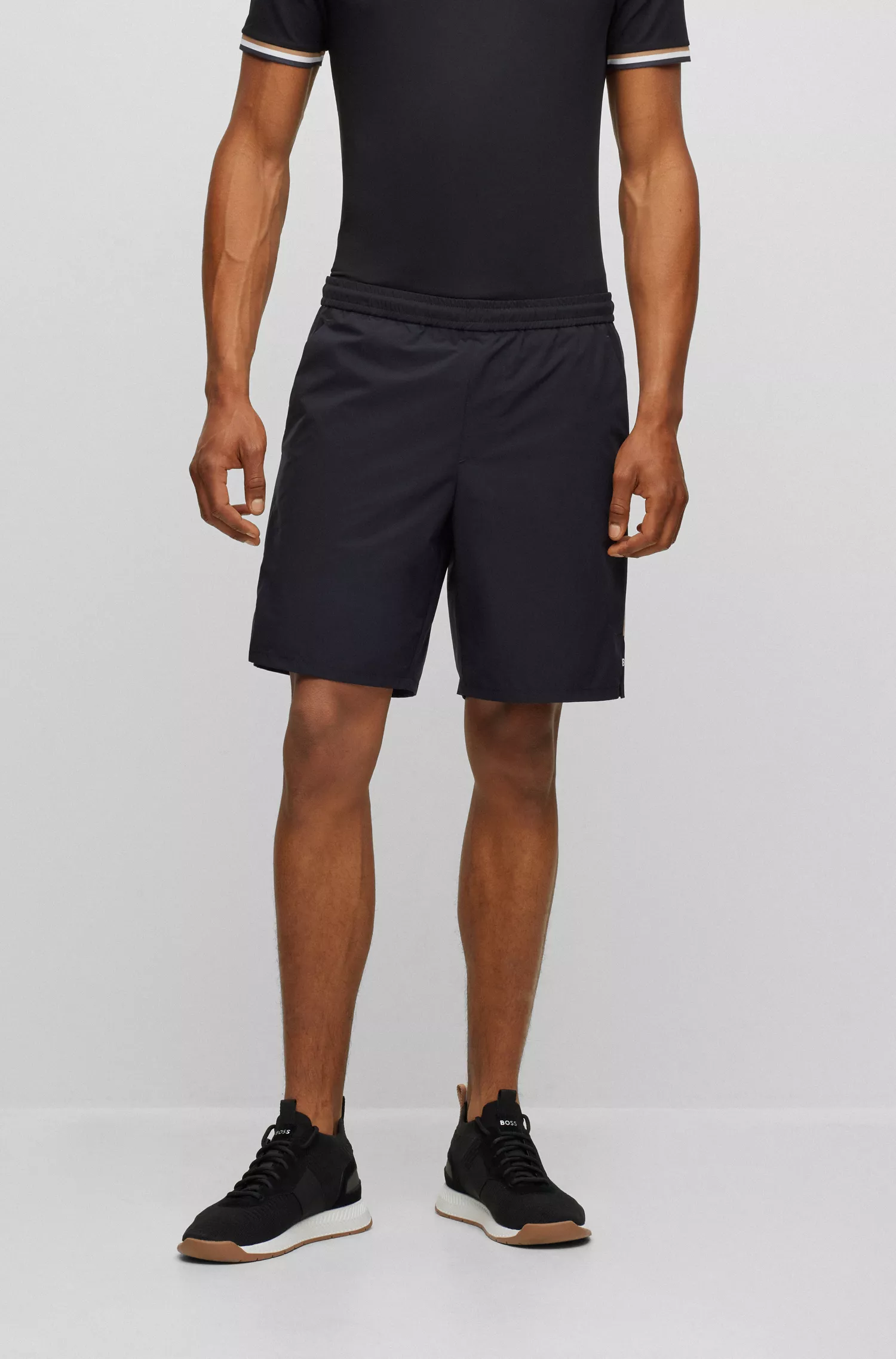 Shorts BOSS Green-BOSS x Matteo Berrettini em popeline stretch com listras características.