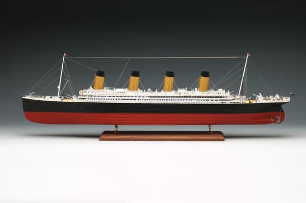 Amati - Titanic 1:250
