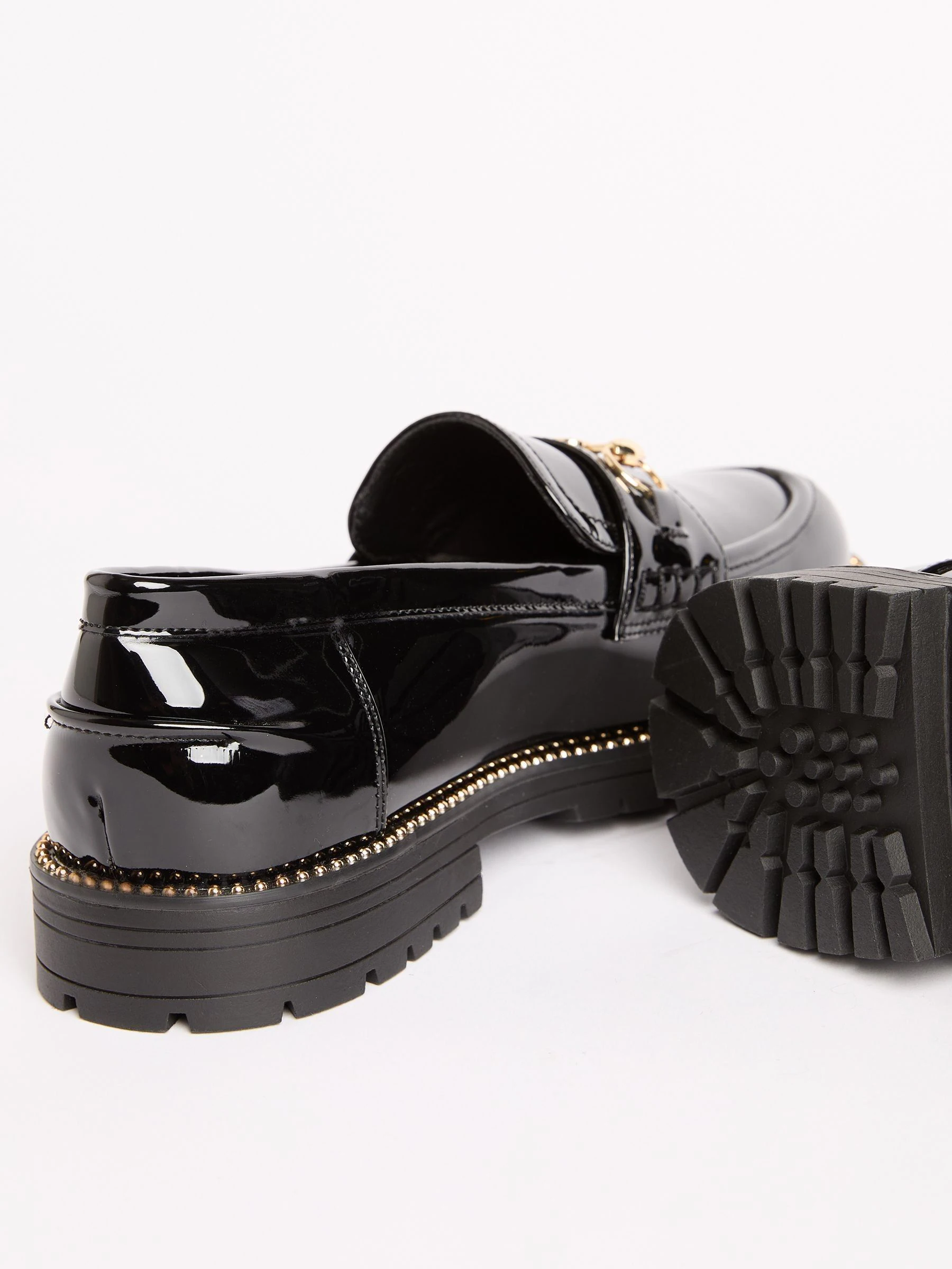 Lipsy lakleren instappers met trensdetail