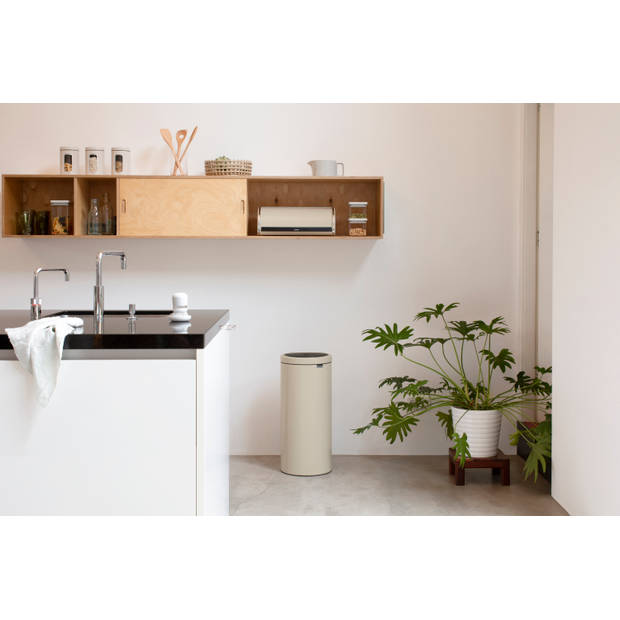 Brabantia Touch Bin Flat Top afvalemmer 30 liter met kunststof binnenemmer - Soft Beige