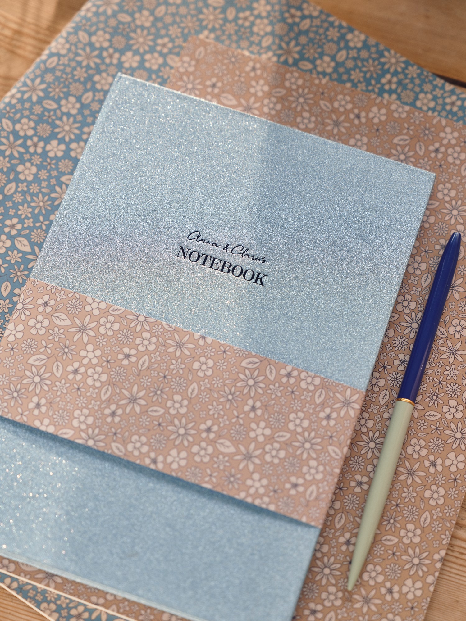 Notesbog med linjeret papir A5 | Papir. A5. Hardcover. 162 sider. | Misty Blue