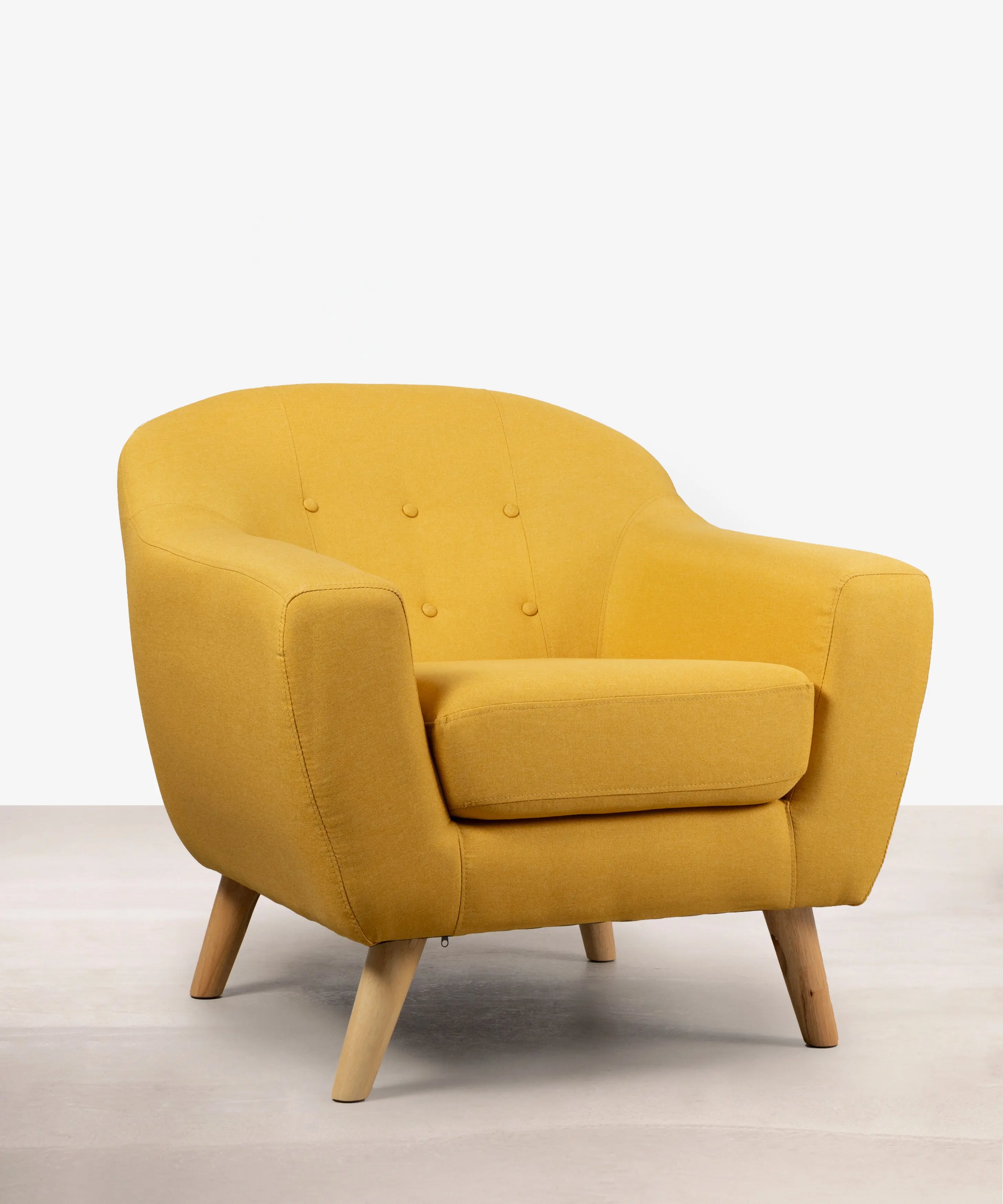 Sillón en Poliéster y Lino con Madera Skandic