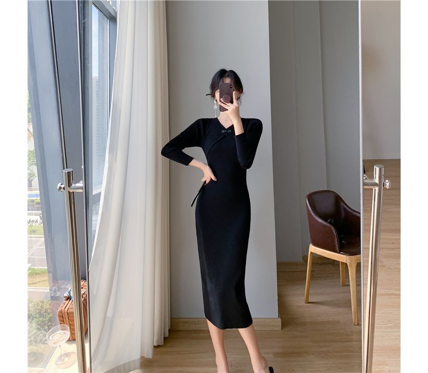 Hulkoplein - Mock Two-Piece Long-Sleeve Plain Frog Buttoned Midi Knit Dress