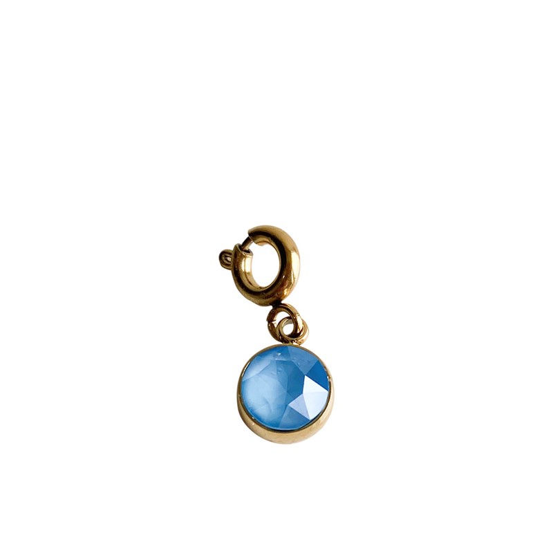 Charm pampille en acier doré avec cristal bleu clair