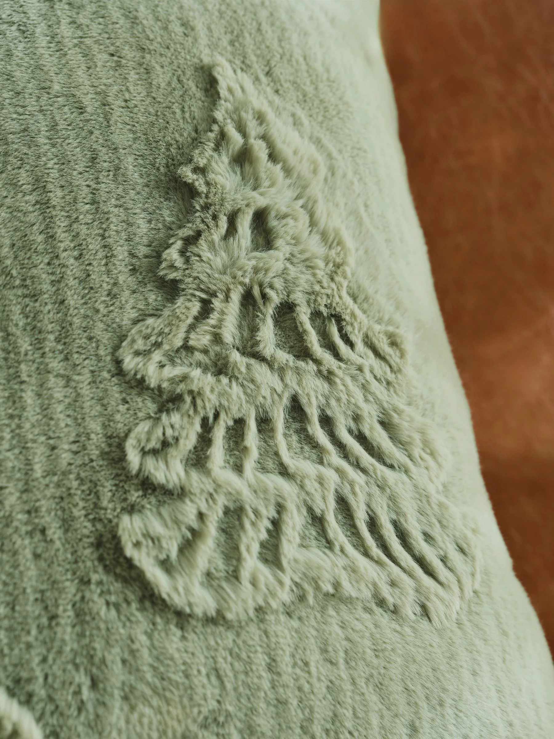50 x 50cm Faux Fur Christmas Tree Cushion
