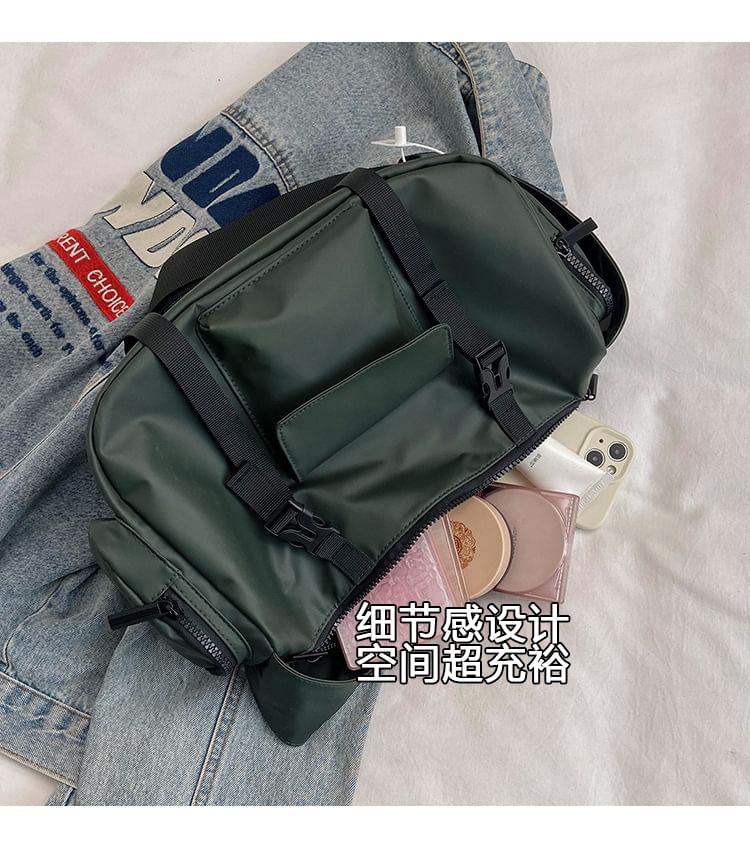 Hikuozy - Nylon crossbodytas met effen klep