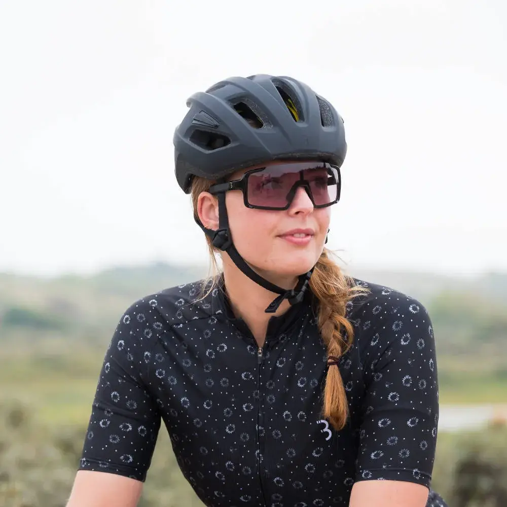 BBB Cycling BSG-69 Chester Sport Zonnebril Smoke Flash Mirror Lens Glanzend Zwart