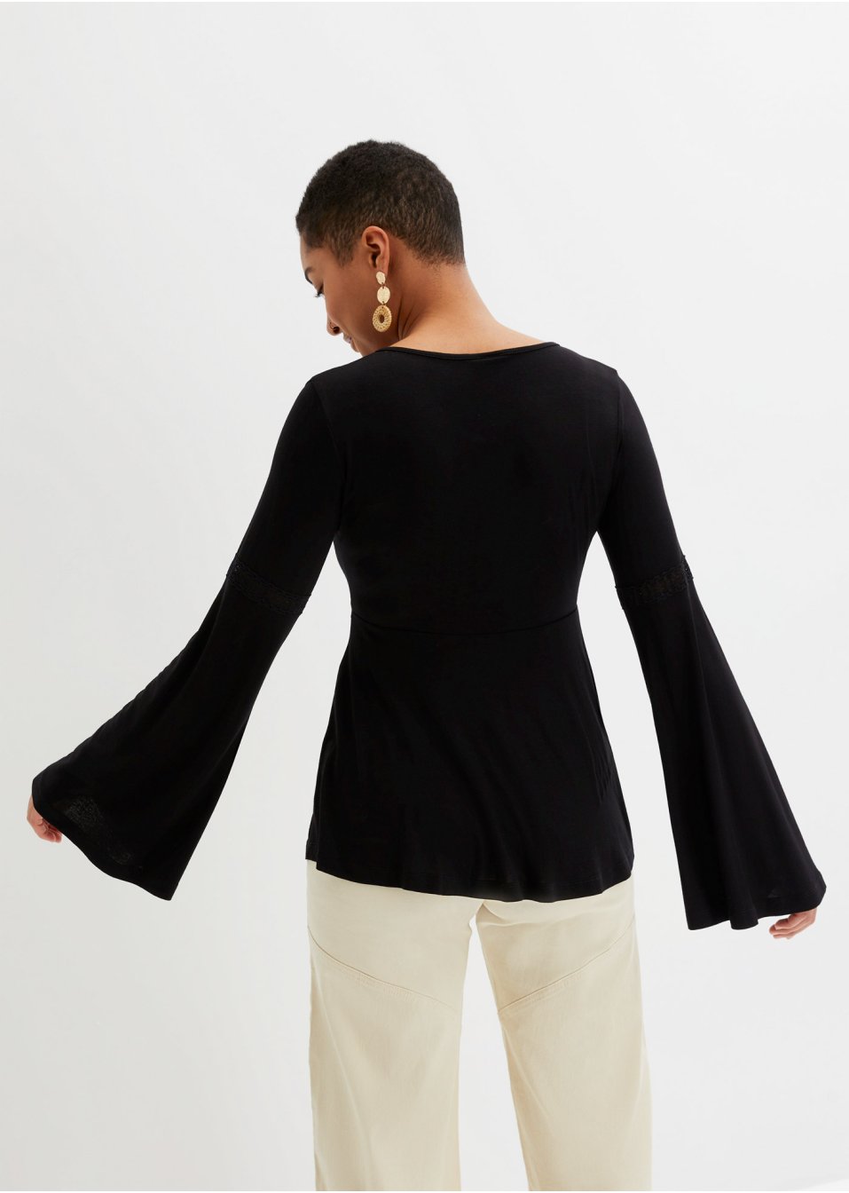 T-shirt manches longues avec décolleté plongeant