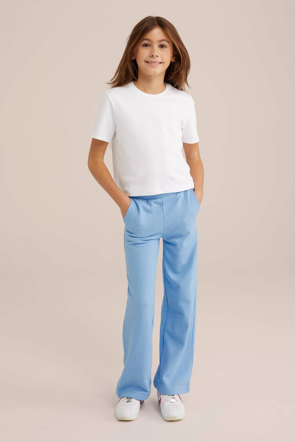 WE Fashion straight sweatpant lichtblauw