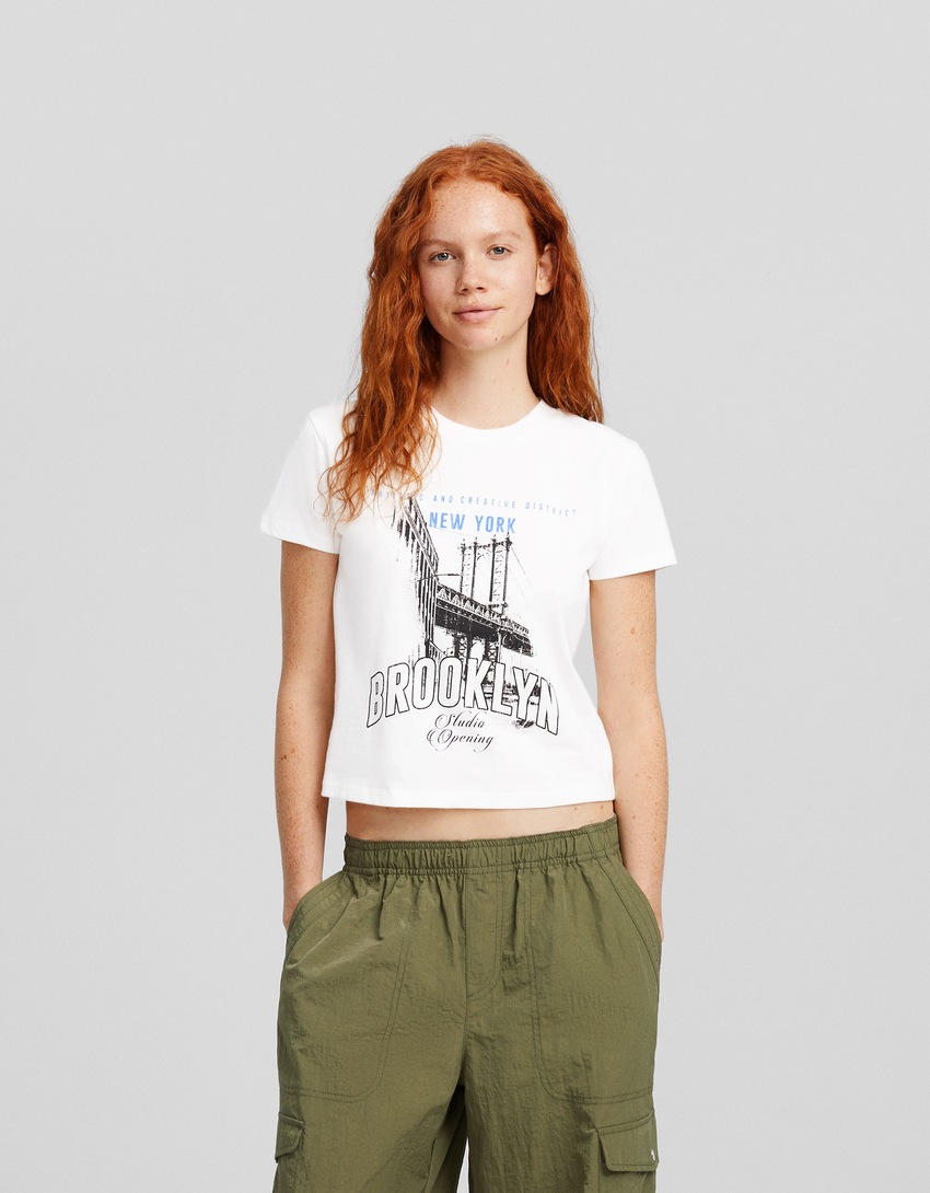 Camiseta de manga curta com estampa e modelagem regular