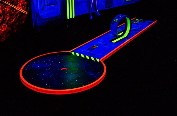 Schwarzlicht Minigolf Asperg