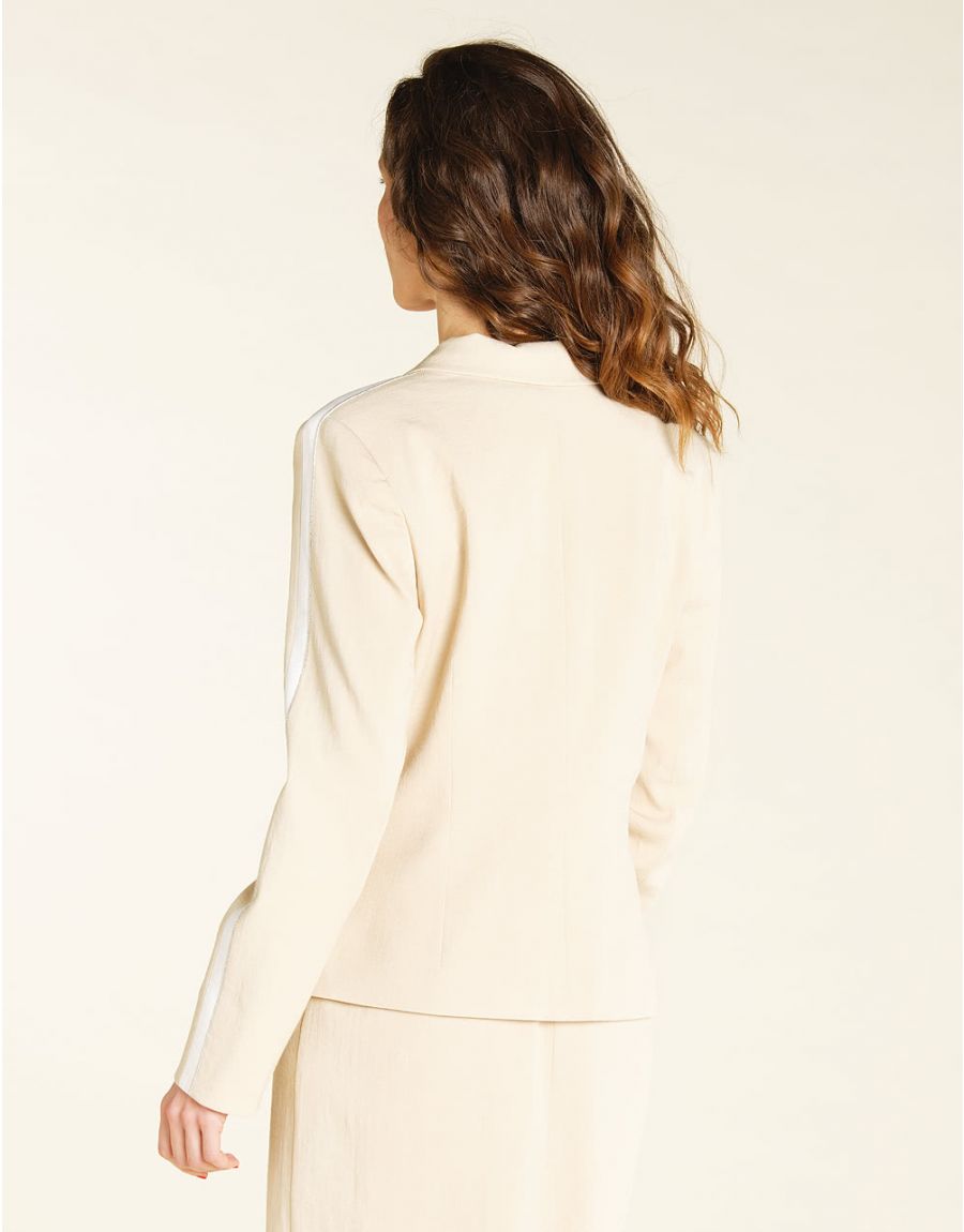 Veste tailleur chic beige
