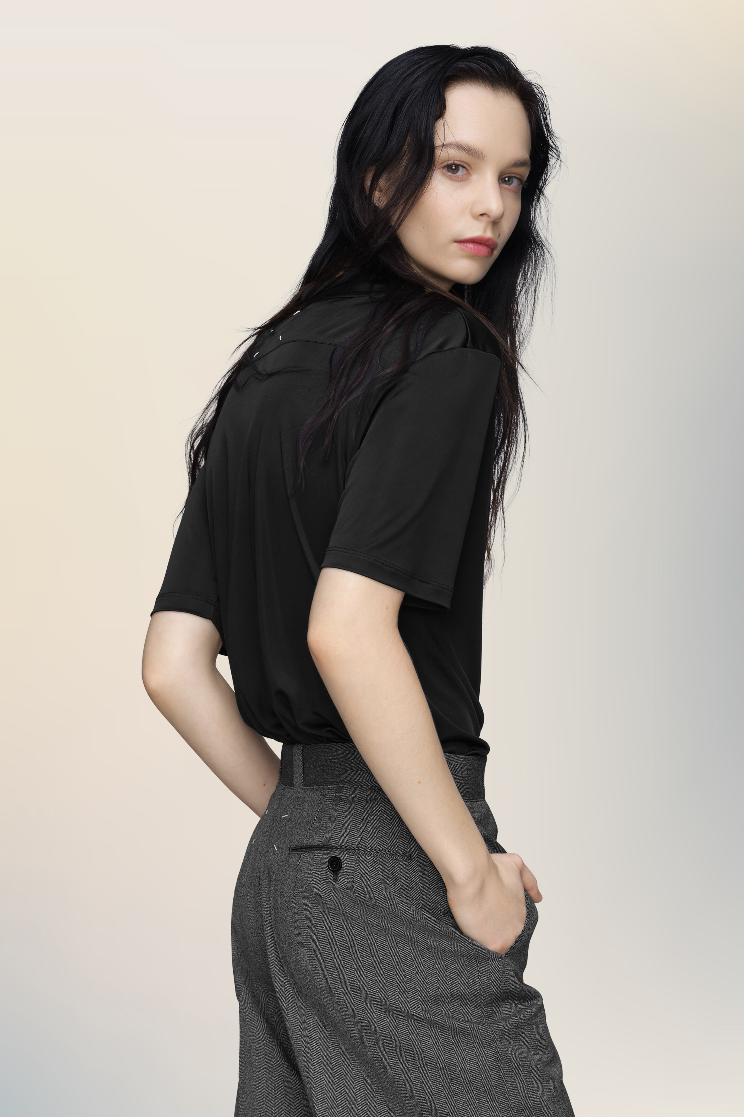 Polo noir en viscose pour femme Noir