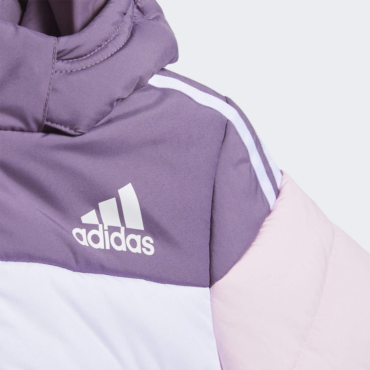 ADIDAS SPORTSWEAR<br>Jaqueta de plumas com zíper e capuz