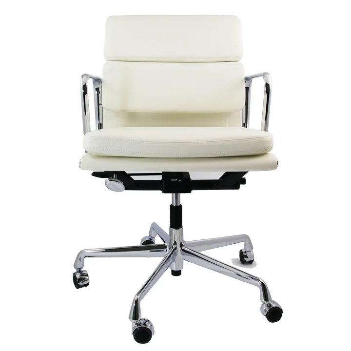 Vitra - EA 217 Soft Pad Bürostuhl Chrom mit Armlehnen, drehbar, Leder Premium F asphalt (Hartbodenrollen)