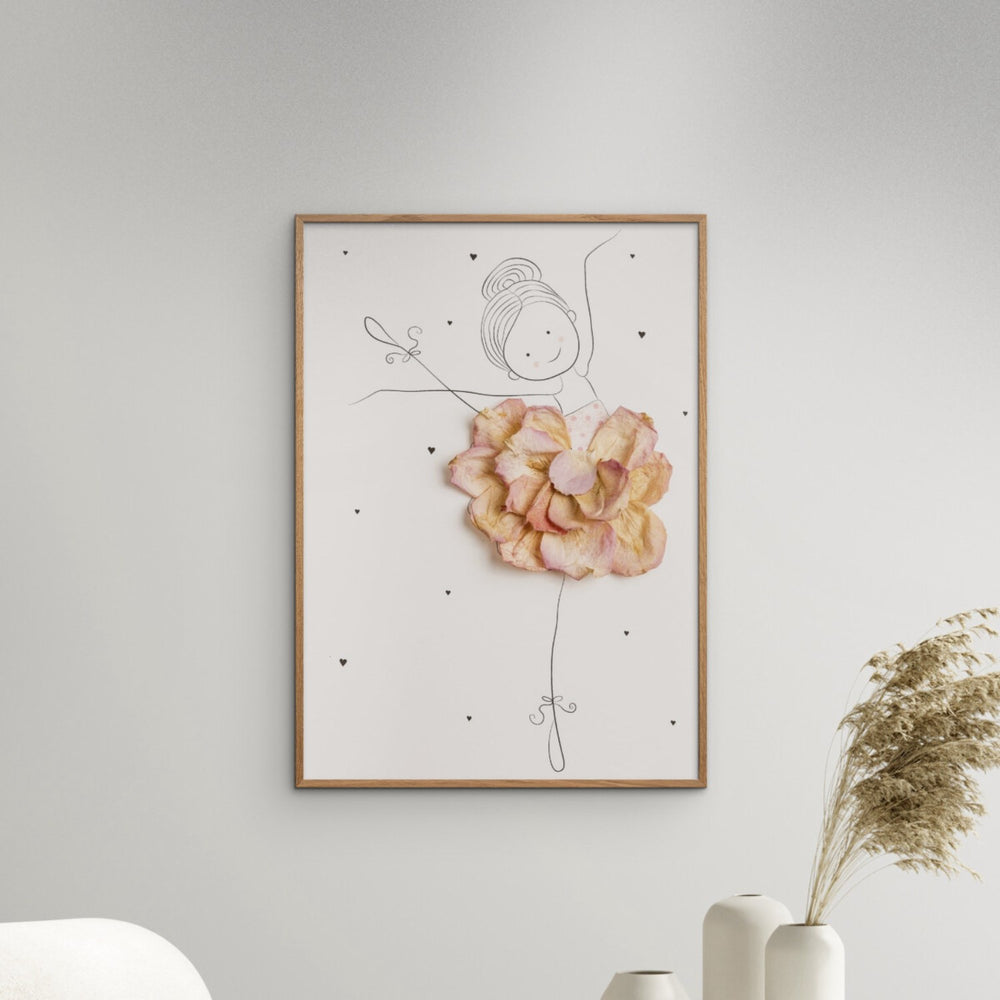 Køb Poster & Frame Mette Handberg - Ballerina Emma