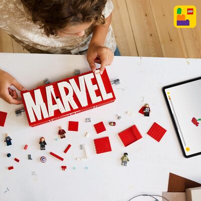 LEGO Super Heroes 76313 MARVEL logo og minifigurer
