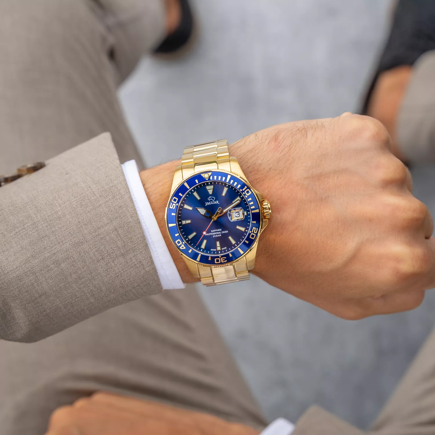 Jaguar Executive Diver J877/1