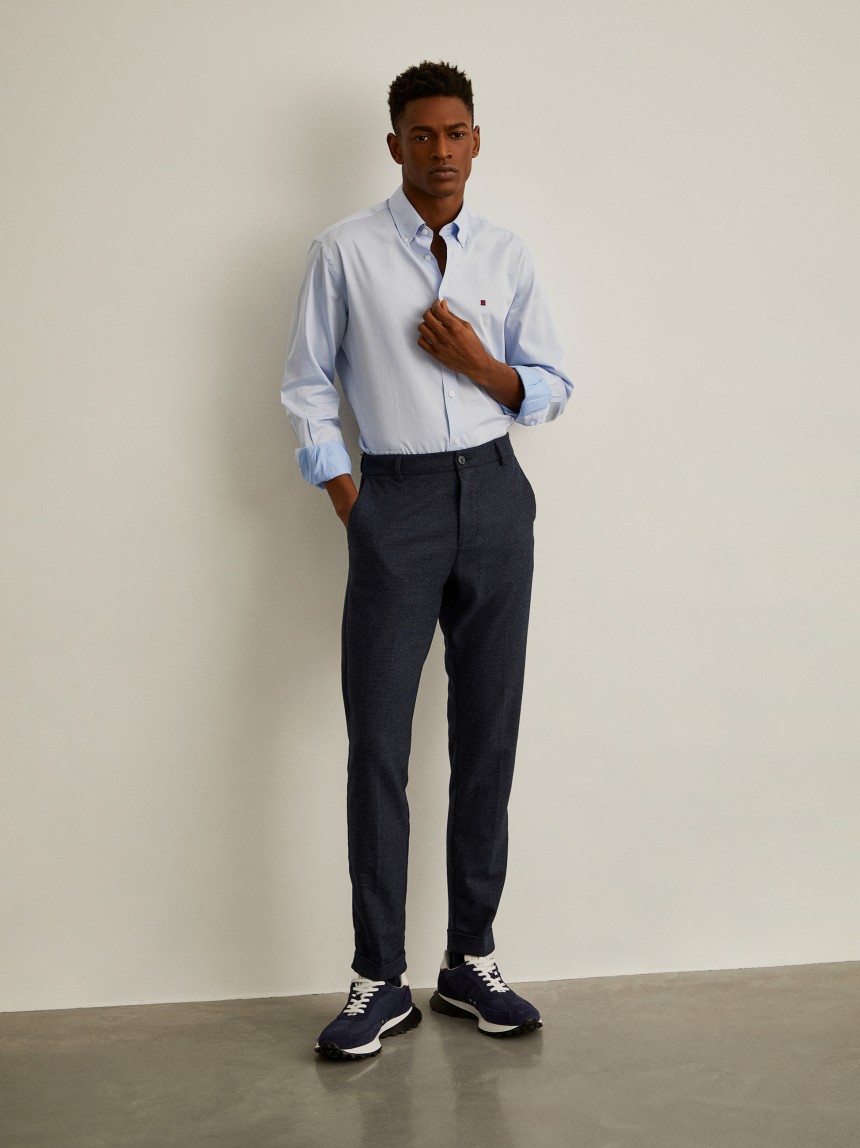 Camisa slim fit de algodão em cor lisa