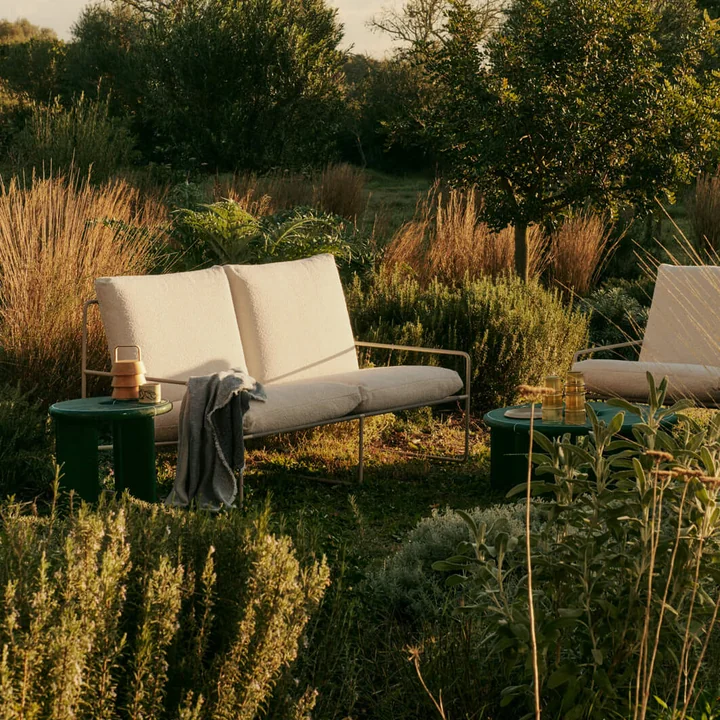 Ferm Living - Desert Dolce Outdoor 2-Sitzer Sofa - schwarz / dark sand