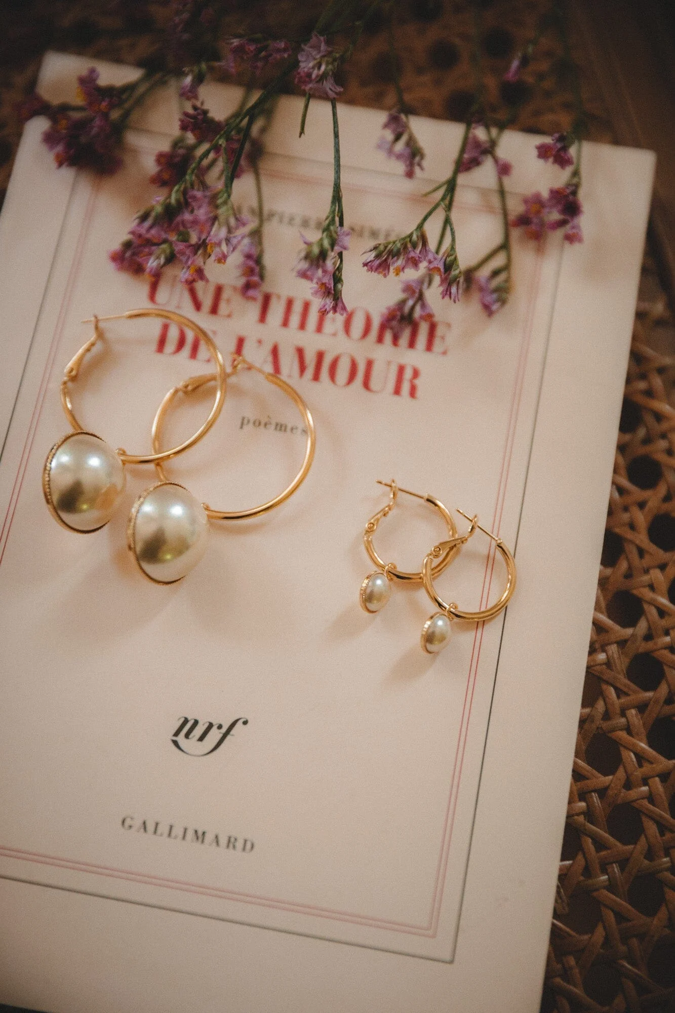NÉLYA - Petites boucles d'oreilles créoles perles plaqué argent | Doré