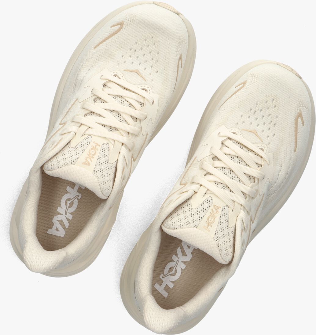 beige hoka lage sneakers clifton 10