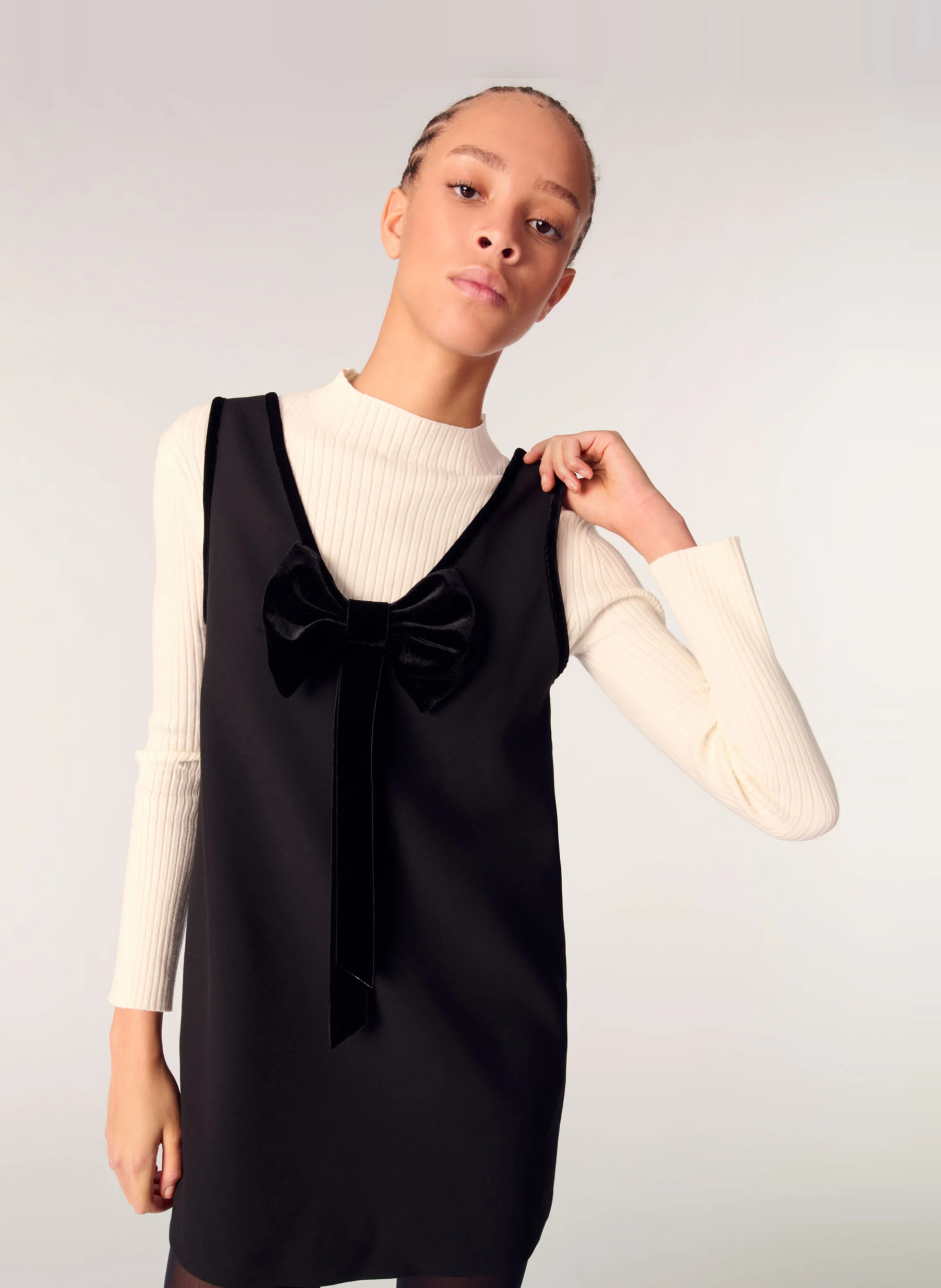 Robe courte col V| Noir