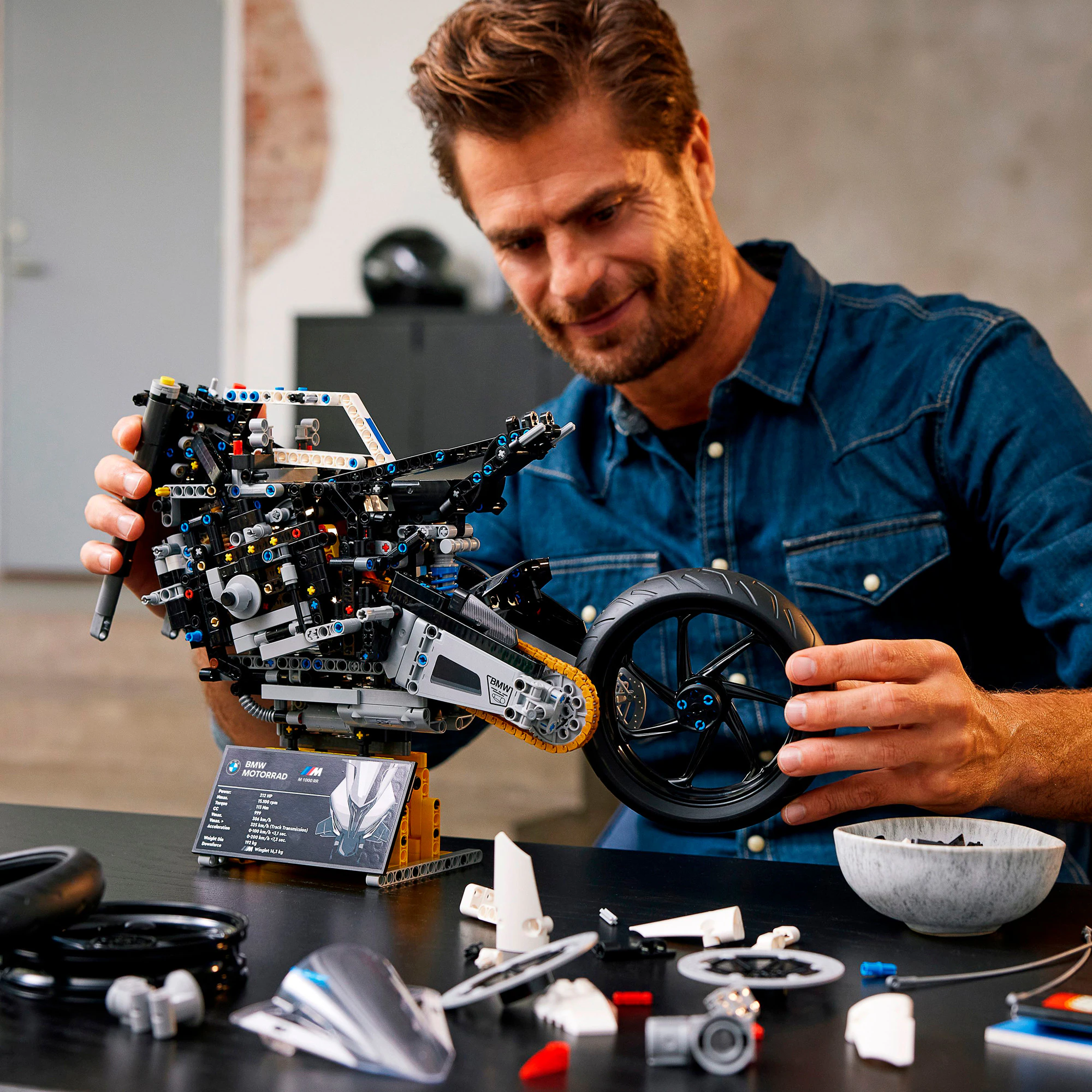 LEGO Konstruktionsspielzeug Technic BMW M 1000 RR