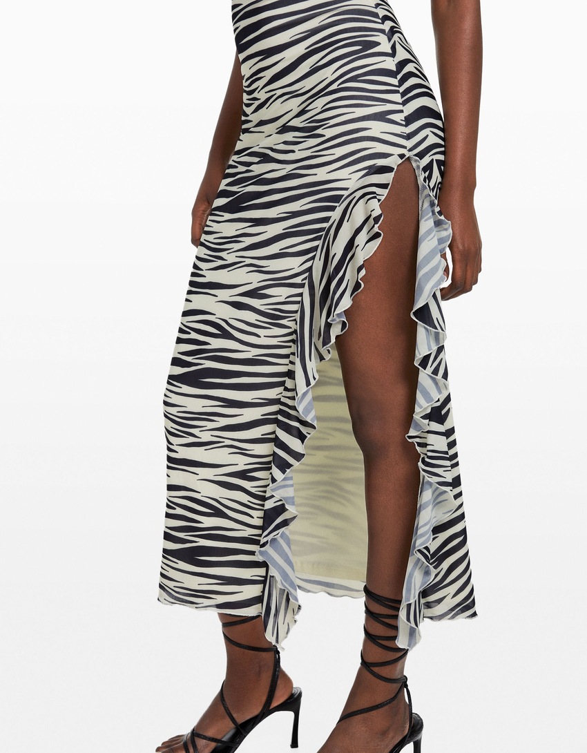Vestido midi de tule com babados e alças finas