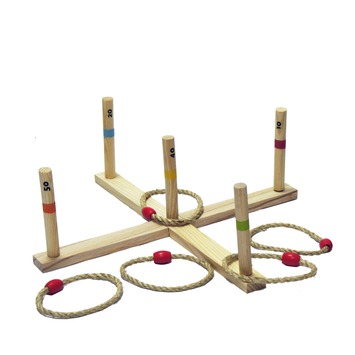 Outdoor play ring toss game