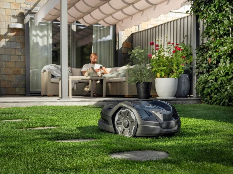 Husqvarna Mähroboter Automower 305E NERA Mähroboter für Rasenflächen bis zu 600 m²