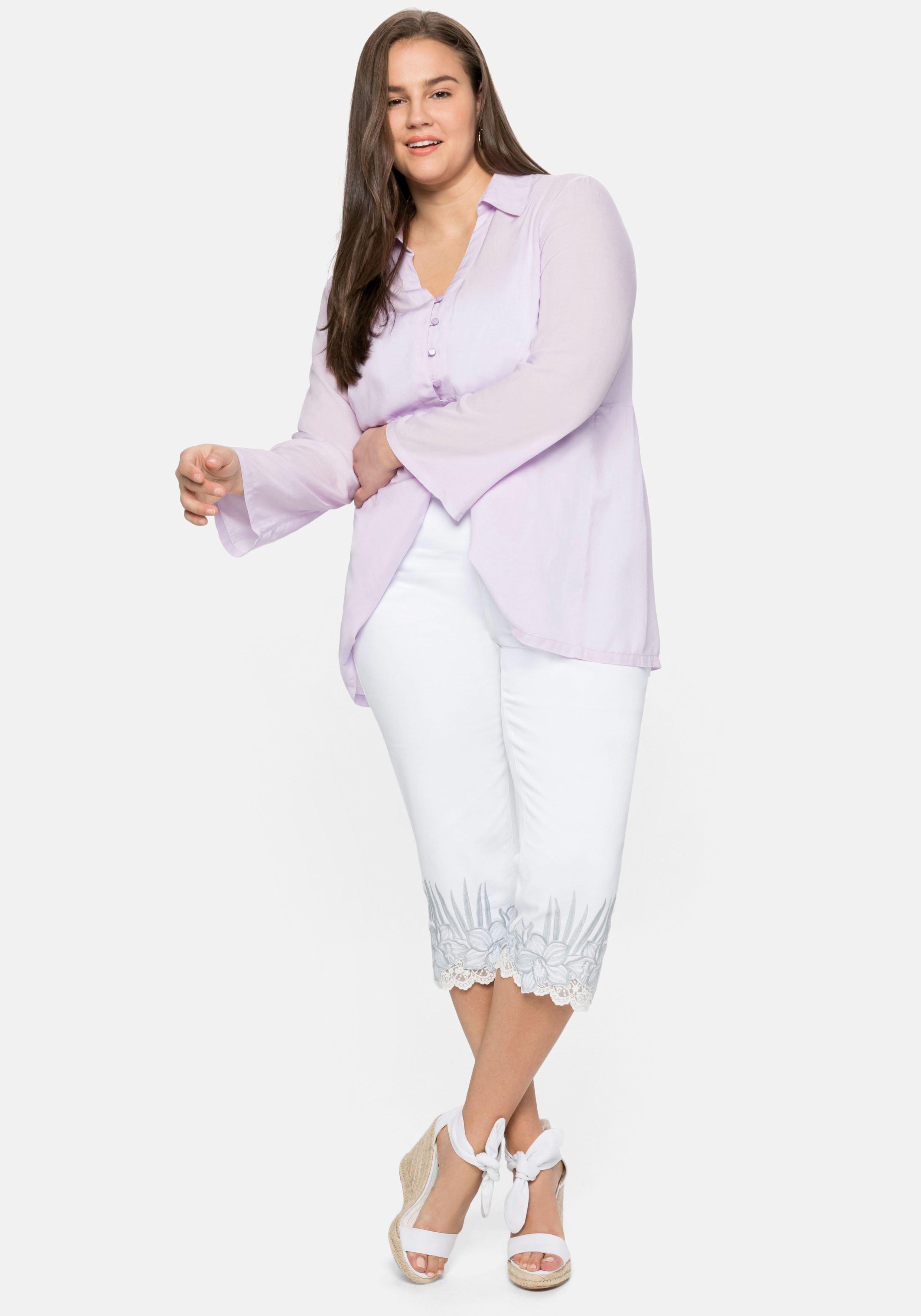3/4-Jeans mit Stickerei und Spitze am Saum